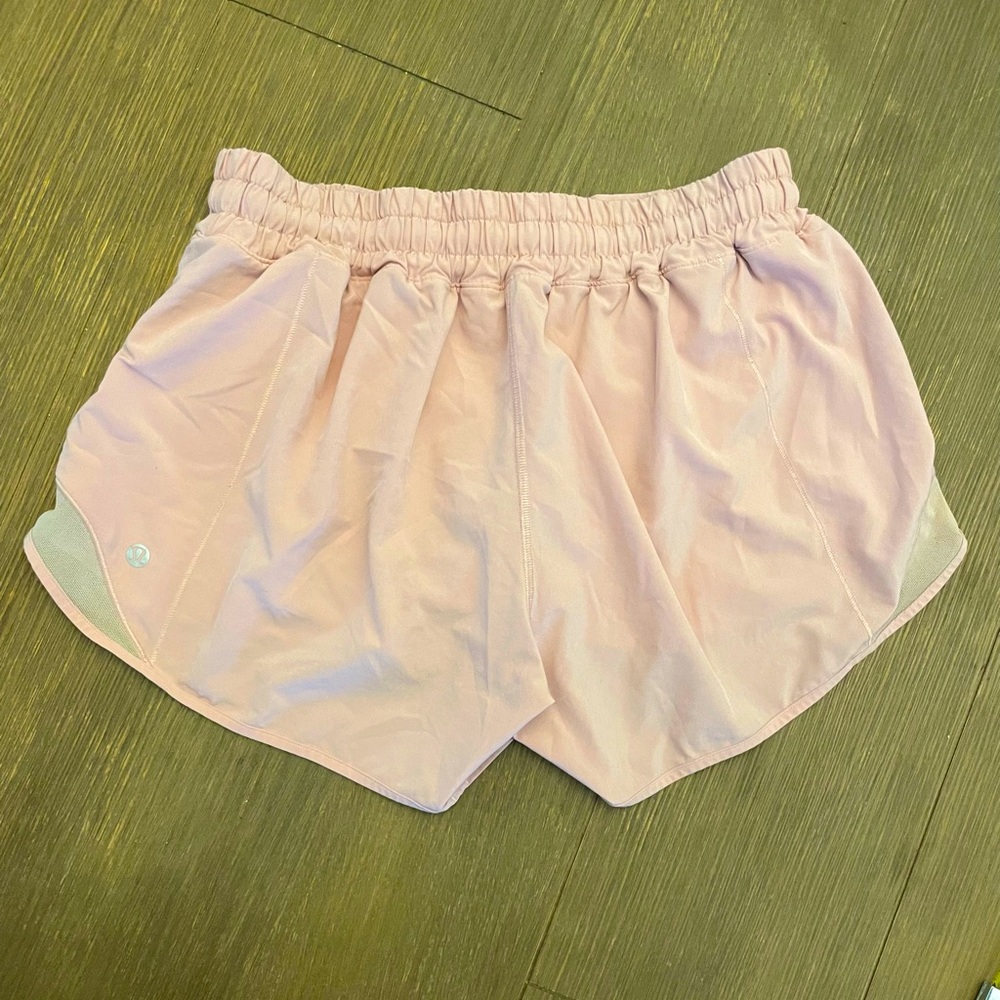 Lululemon size 8 light pink hotty hot shorts